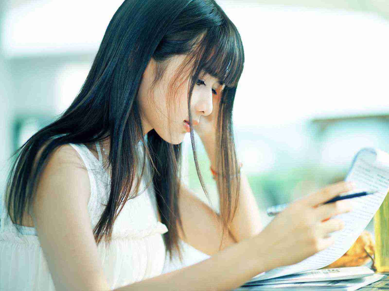 現貨黃金一度突破3650美元，再創新高！國內多家金飾價格突破1070元/克！多只黃金股漲停